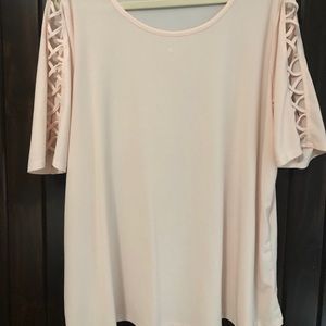 Light pink blouse, detail in sleeve, size 1xl